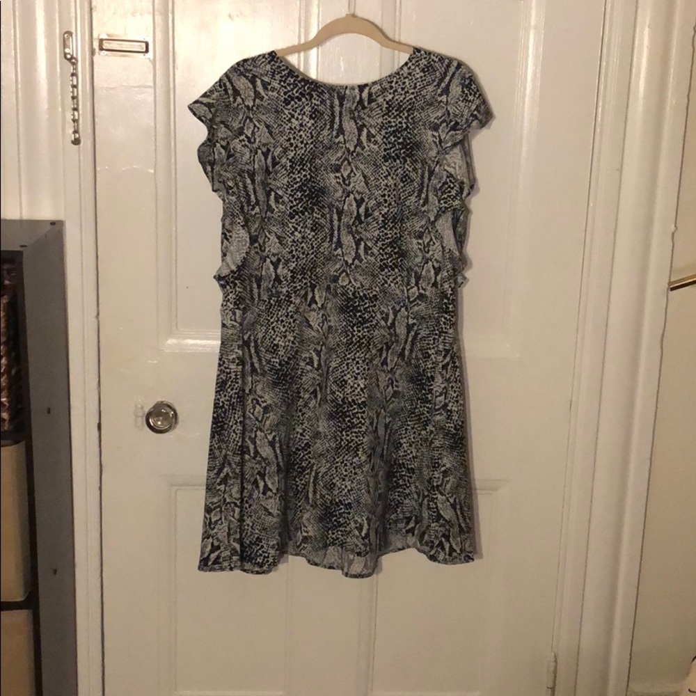 Dress - Picture 2 of 6